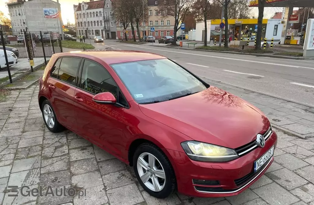 VOLKSWAGEN Golf 