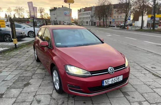 VOLKSWAGEN Golf 