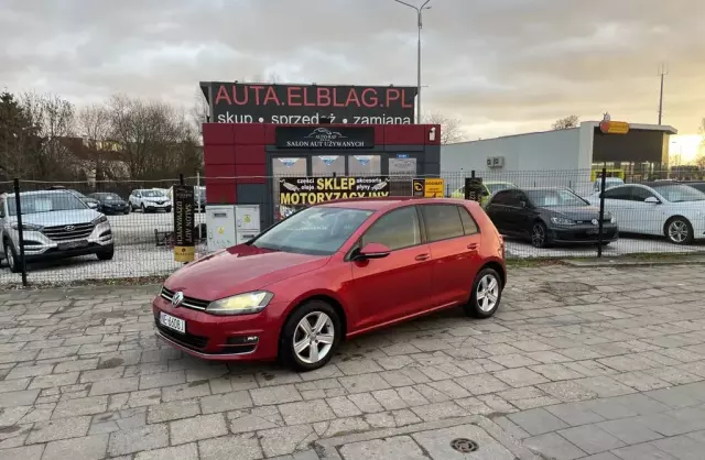 VOLKSWAGEN Golf 