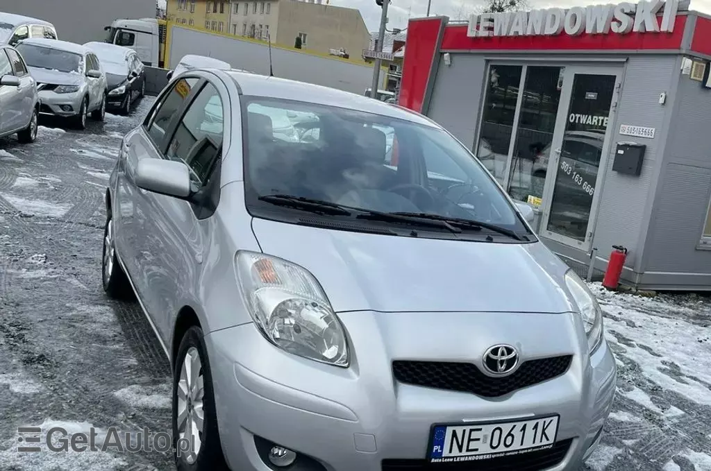 TOYOTA Yaris 