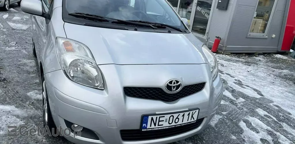 TOYOTA Yaris 