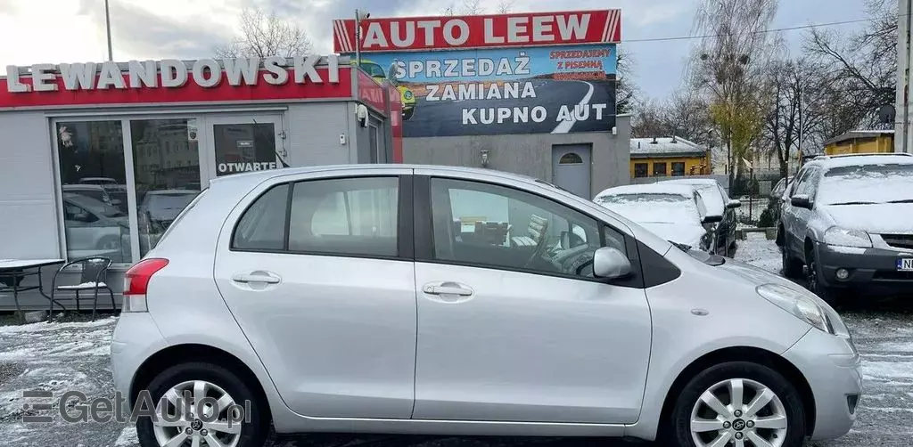 TOYOTA Yaris 