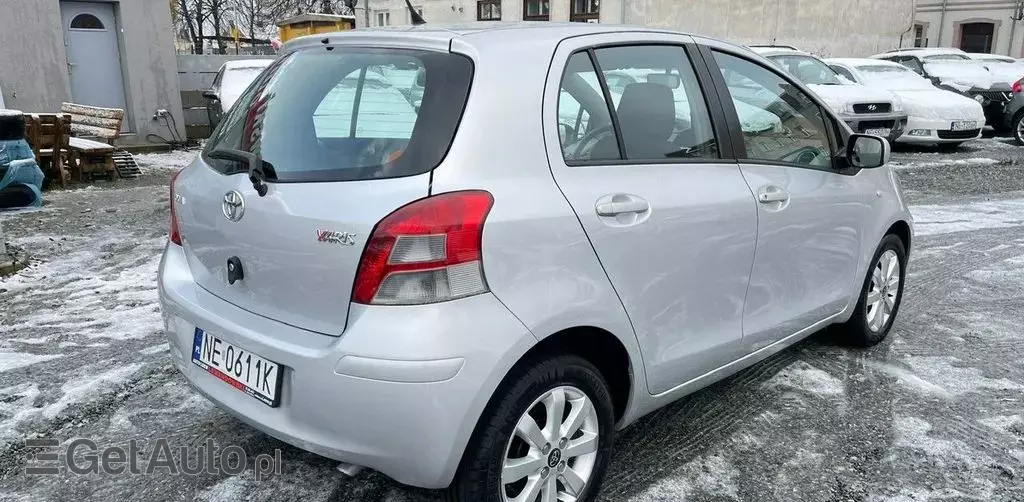 TOYOTA Yaris 