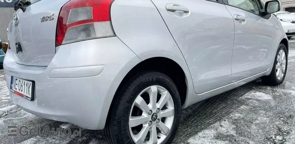 TOYOTA Yaris 