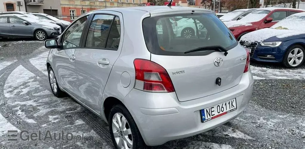 TOYOTA Yaris 
