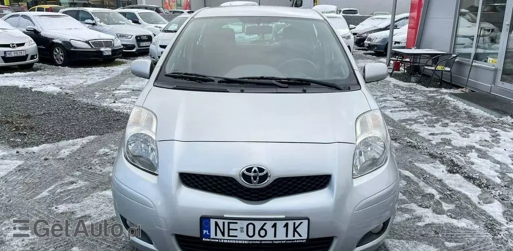 TOYOTA Yaris 