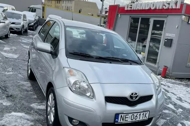 TOYOTA Yaris 