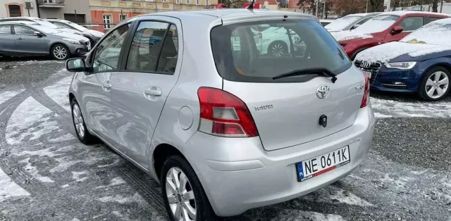 TOYOTA Yaris 