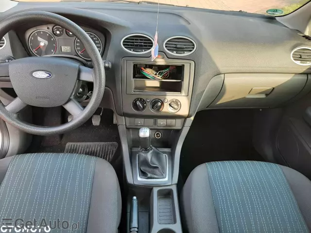 FORD Focus 1.4 16V Ambiente