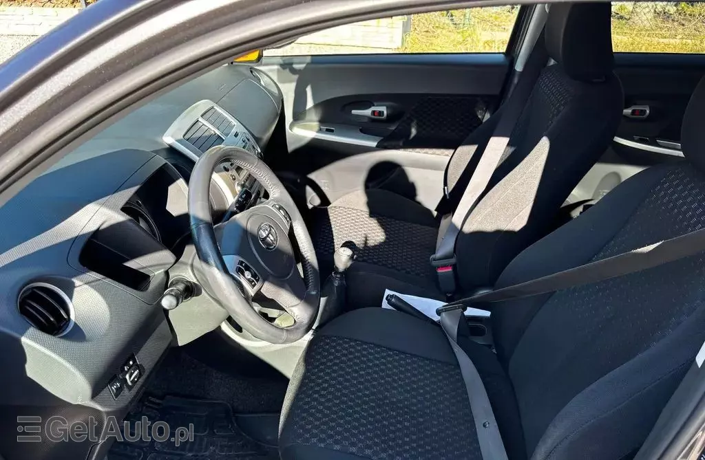 TOYOTA Urban Cruiser 