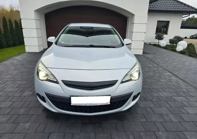 OPEL Astra GTC 1.4 Turbo
