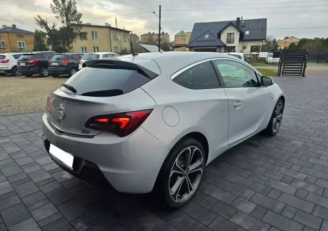 OPEL Astra GTC 1.4 Turbo