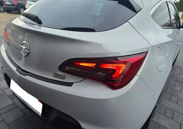 OPEL Astra GTC 1.4 Turbo