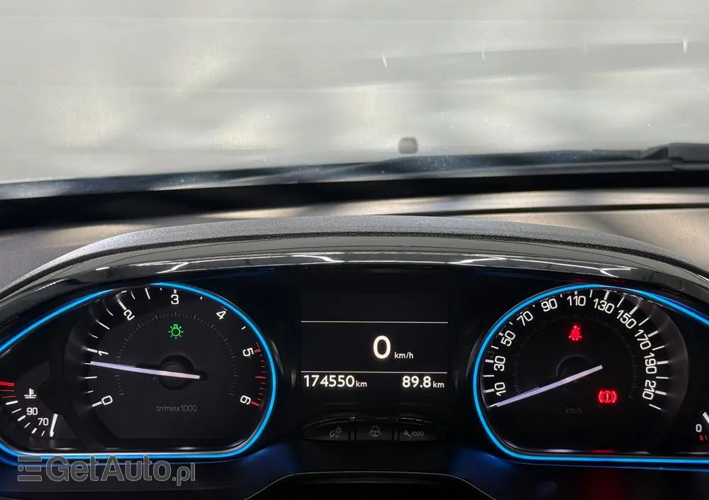 PEUGEOT 2008 1.6 BlueHDi Allure