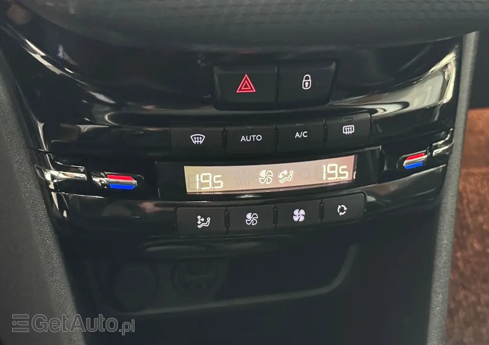 PEUGEOT 2008 1.6 BlueHDi Allure