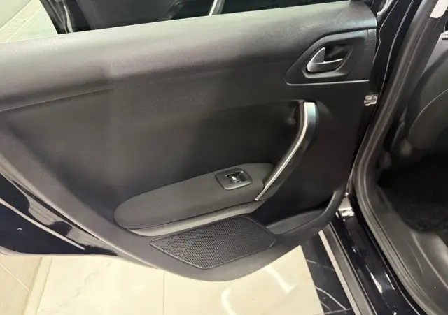 PEUGEOT 2008 1.6 BlueHDi Allure