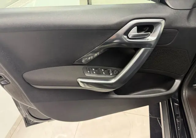 PEUGEOT 2008 1.6 BlueHDi Allure