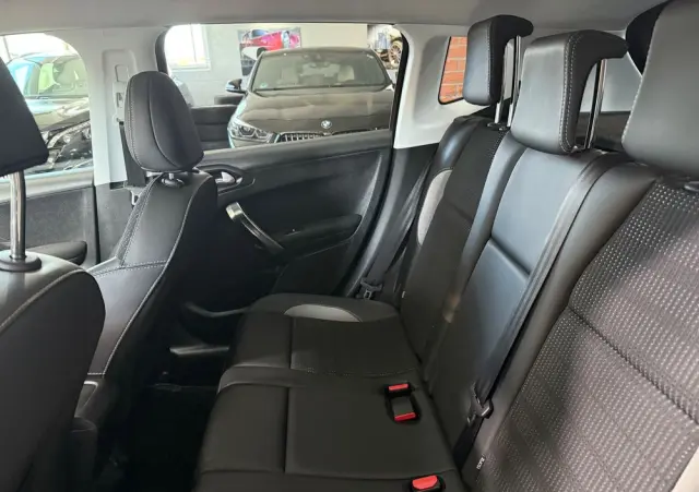 PEUGEOT 2008 1.6 BlueHDi Allure