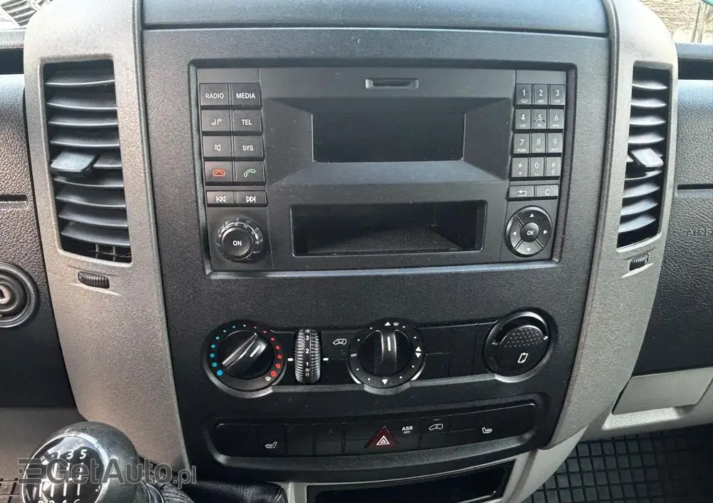 VOLKSWAGEN Crafter Doka 6 osób ze Skrzynką, Brygadówka Dubel kabina 