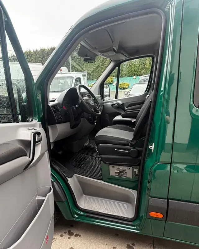 VOLKSWAGEN Crafter Doka 6 osób ze Skrzynką, Brygadówka Dubel kabina 