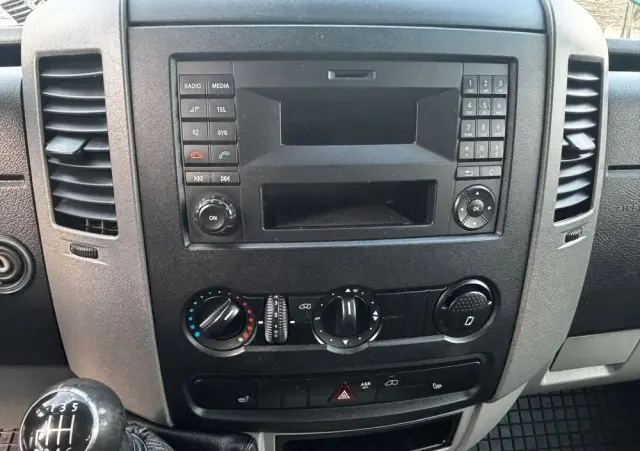 VOLKSWAGEN Crafter Doka 6 osób ze Skrzynką, Brygadówka Dubel kabina 