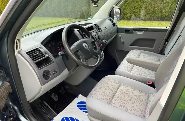 VOLKSWAGEN TRANSPORTER 