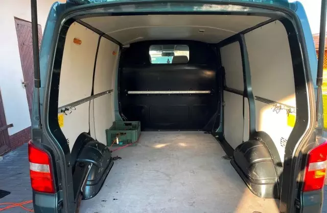 VOLKSWAGEN TRANSPORTER 