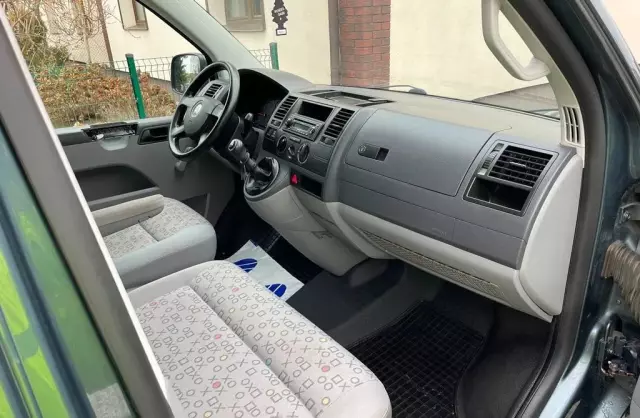 VOLKSWAGEN TRANSPORTER 