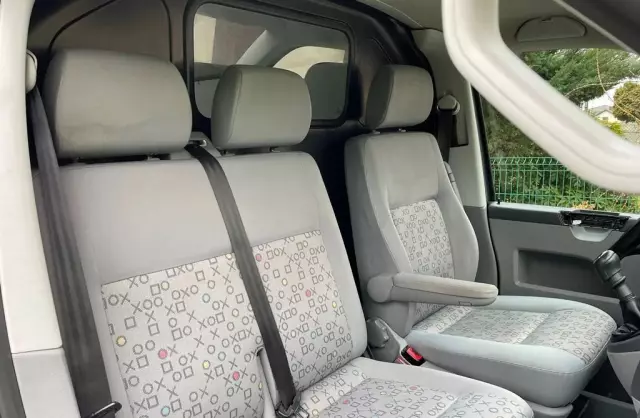 VOLKSWAGEN TRANSPORTER 