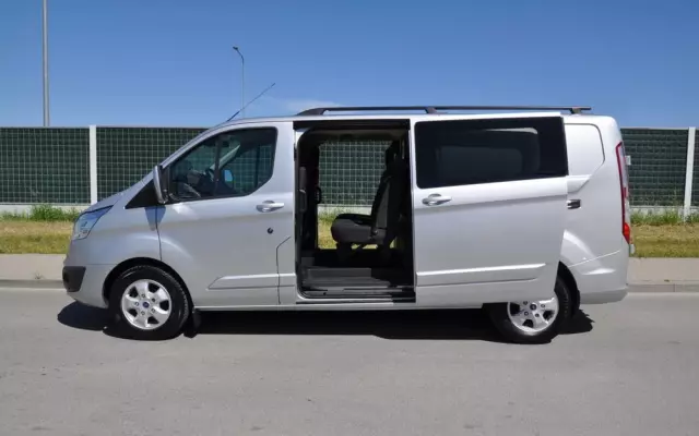 FORD TRANSIT CUSTOM 170 KM M6 Limited DCiV 290 L2 5 osobowy Brygadowy Krajowy I Właściciel Serwisowany Drzwi przesuwne z dwóch stron 