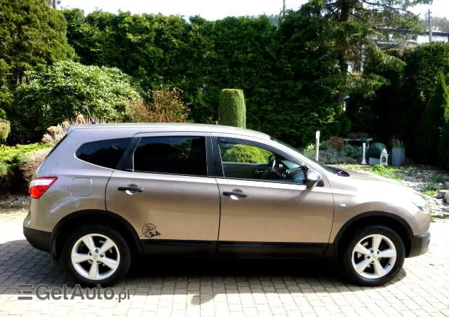 NISSAN Qashqai+2 2.0 Tekna Premium