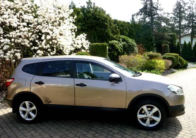 NISSAN Qashqai+2 2.0 Tekna Premium