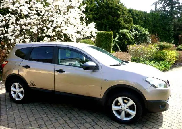 NISSAN Qashqai+2 2.0 Tekna Premium