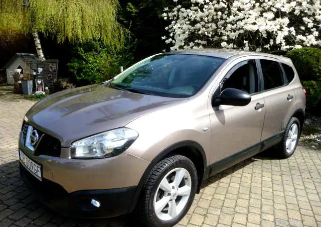 NISSAN Qashqai+2 2.0 Tekna Premium