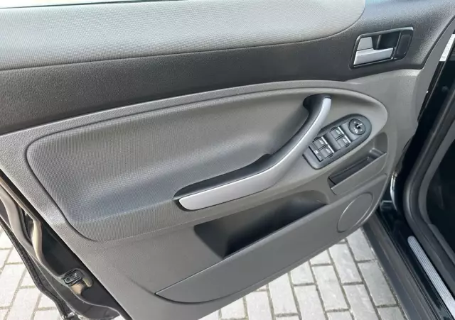 FORD Kuga 2.0 TDCi 2x4 Champions Edition