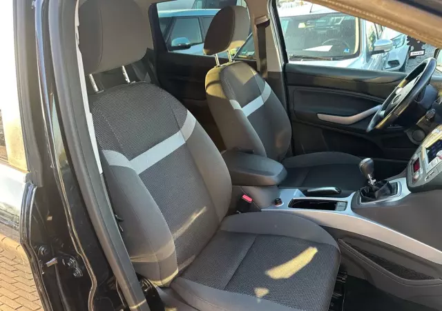 FORD Kuga 2.0 TDCi 2x4 Champions Edition