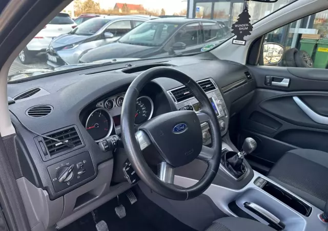 FORD Kuga 2.0 TDCi 2x4 Champions Edition