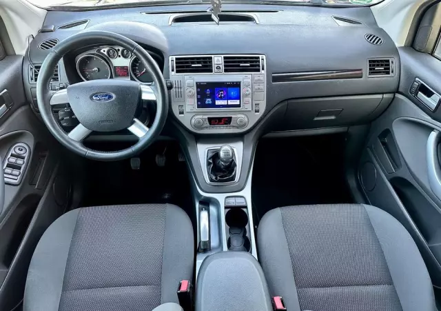 FORD Kuga 2.0 TDCi 2x4 Champions Edition