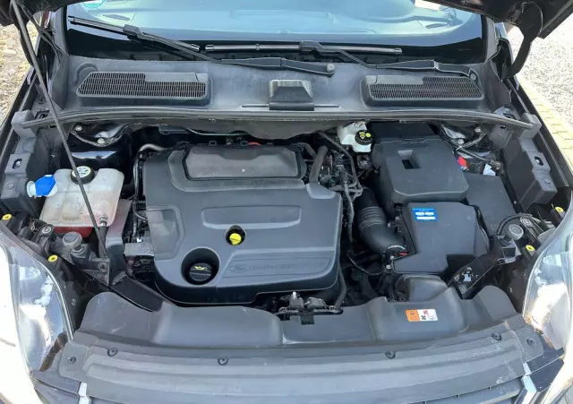 FORD Kuga 2.0 TDCi 2x4 Champions Edition