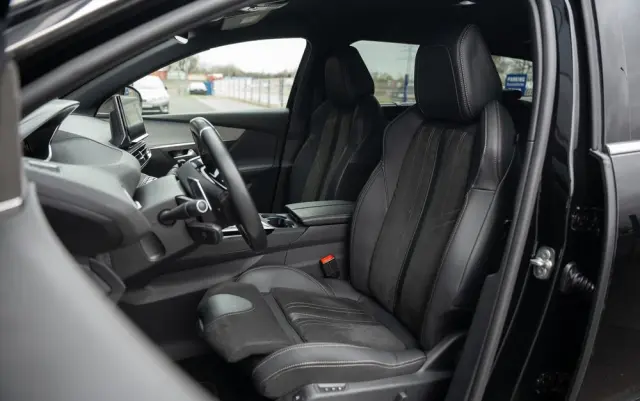 PEUGEOT 5008 1.6 PureTech GT Pack S&S EAT8