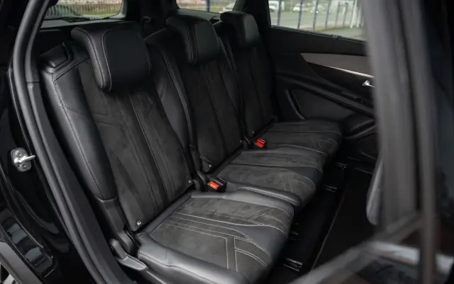 PEUGEOT 5008 1.6 PureTech GT Pack S&S EAT8