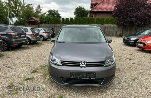VOLKSWAGEN Touran 