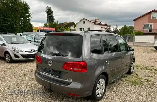 VOLKSWAGEN Touran 