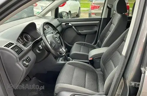 VOLKSWAGEN Touran 