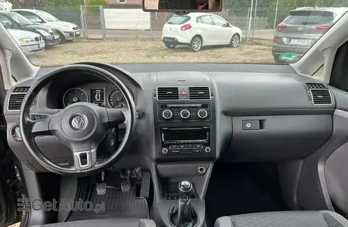 VOLKSWAGEN Touran 