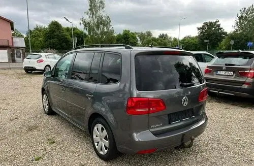 VOLKSWAGEN Touran 