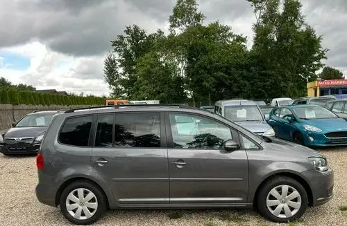 VOLKSWAGEN Touran 