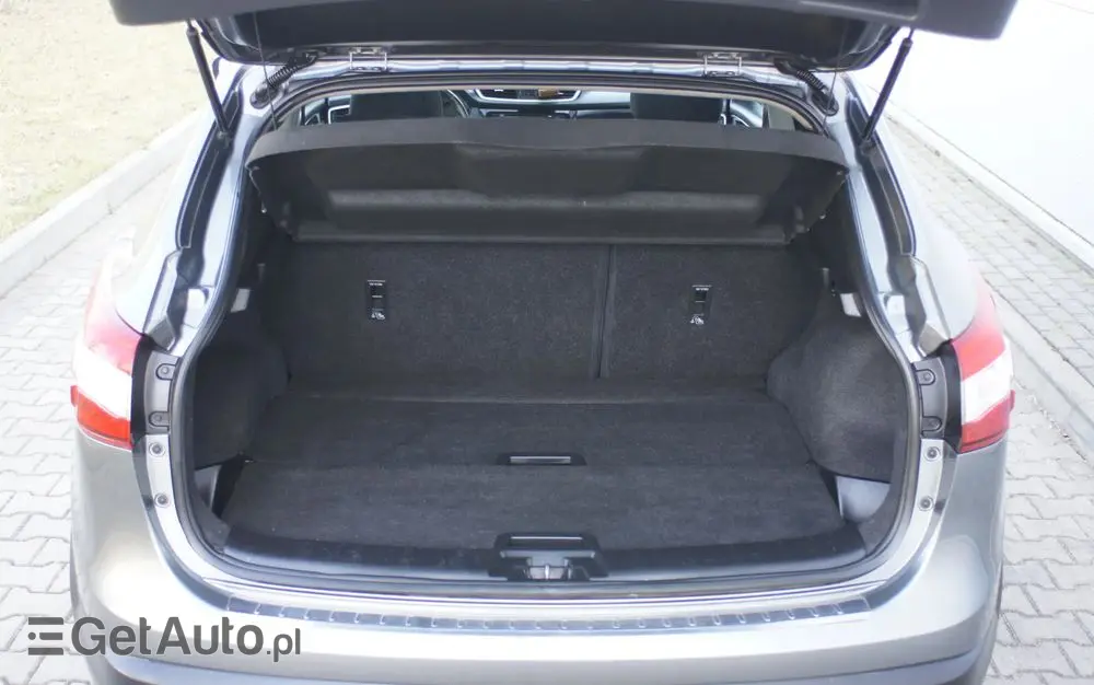 NISSAN Qashqai 1.2 DIG-T N-Connecta