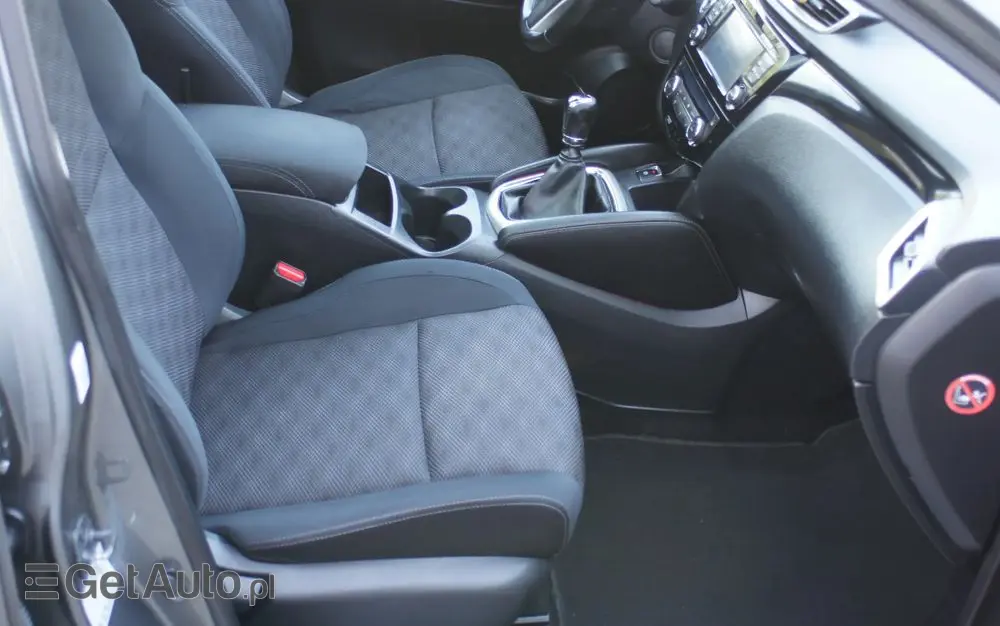 NISSAN Qashqai 1.2 DIG-T N-Connecta