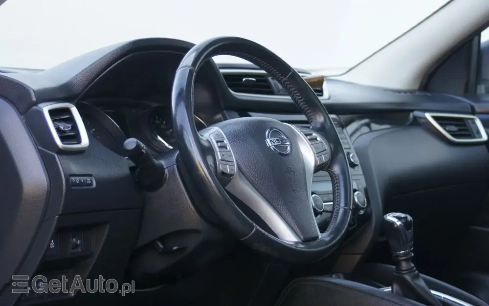 NISSAN Qashqai 1.2 DIG-T N-Connecta